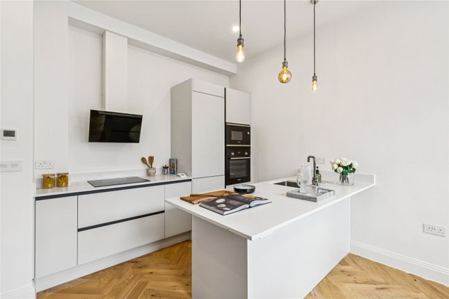 Unit 4, 142, Trinity Road, London photo 4