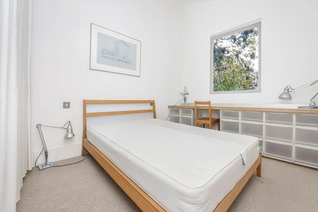 St Stephens Terrace, SW8, Oval photo 4