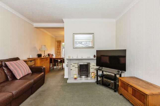 12, Beaconsfield Way, Swansea photo 3
