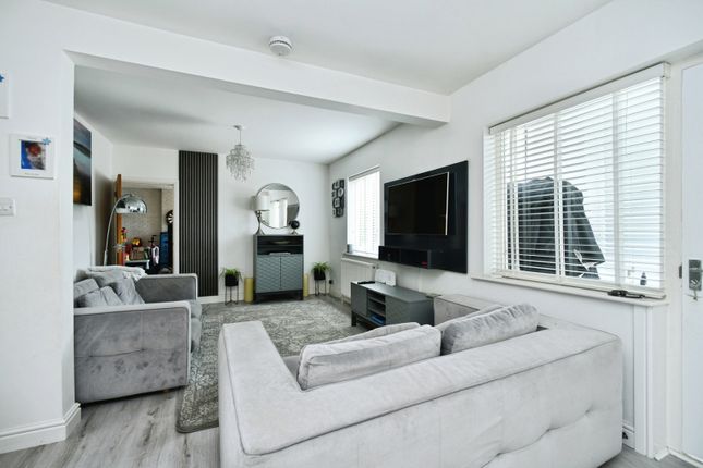 17, Mount Drive, Brighton photo 2