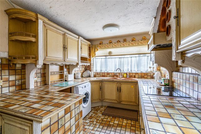 15, Birch Grove, Surrey photo 3