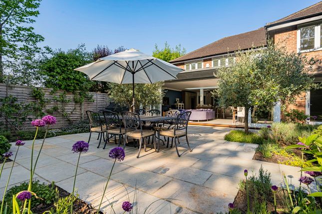 Maple House, Longhurst Road, Leatherhead photo 4
