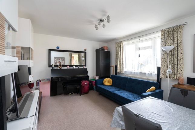 Flat for sale in Ricards Road, Wimbledon, London