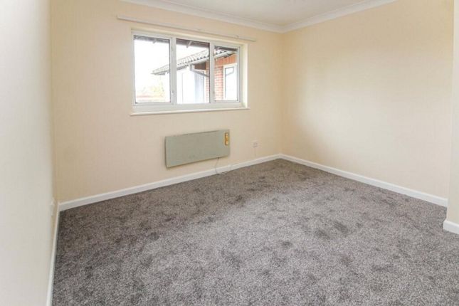 5 The Laurels, Charlton Road, Andover photo 4