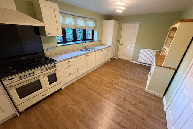 11, Hall Farm Crescent, LEICESTER photo 3