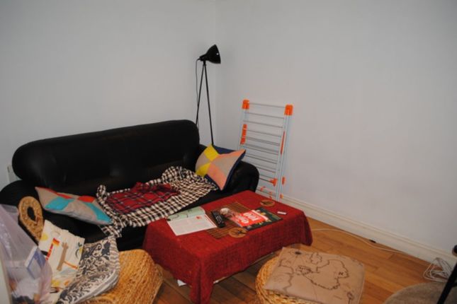 125c, Gosset Street, London photo 4