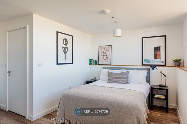 Studio Apartment, Berkshire House Queen Street, Maidenhead photo 5