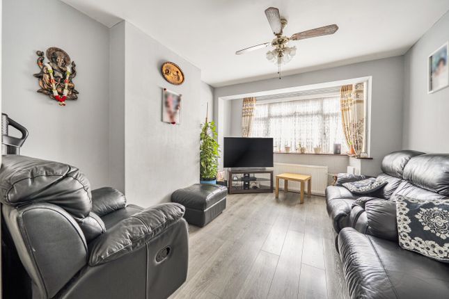 76, Windermere Road, London photo 2