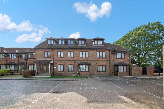 1-bed house on Corbins Lane, Harrow, £80,000