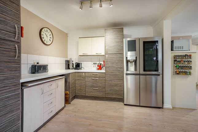 13 The Meadows, Cardiff photo 4
