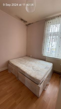 Flat to rent in Lordship Lane, London