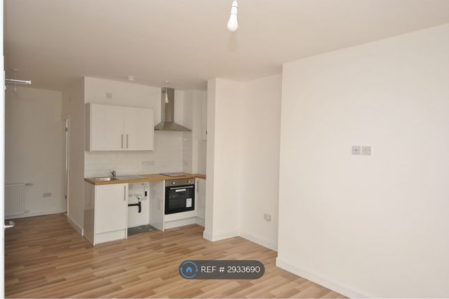 Flat, Promenade, Southport photo 3