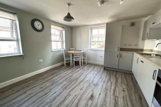 9, Elms Road, Chippenham photo 3