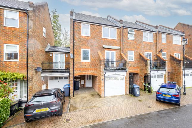 Town house for sale in Manning Close, East Grinstead