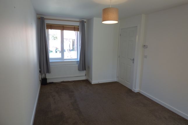 5, Cedar Close, Exeter photo 4