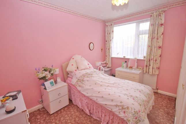 Flat for sale in Jeymer Drive, Greenford