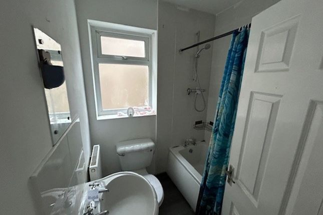 51a, Hunter Street, Neath photo 3