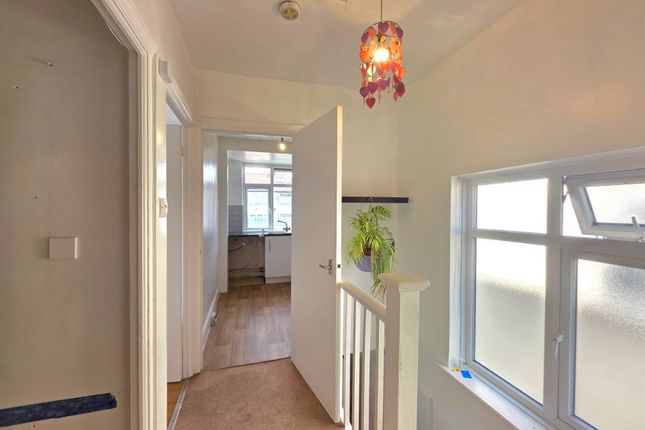 First Floor Flat 56, Brent Park Road, Greater London photo 2