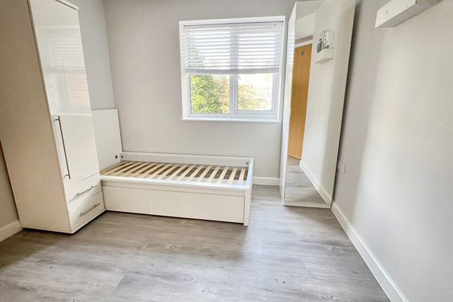 Thumbnail Room to rent in Westland Road, Watford