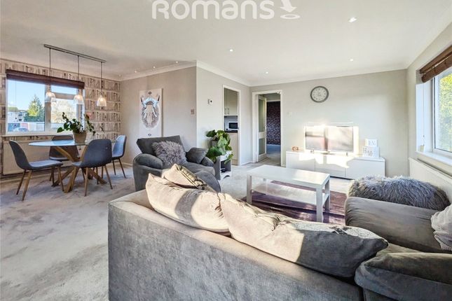 16, Hawthorn Crescent, High Wycombe photo 2