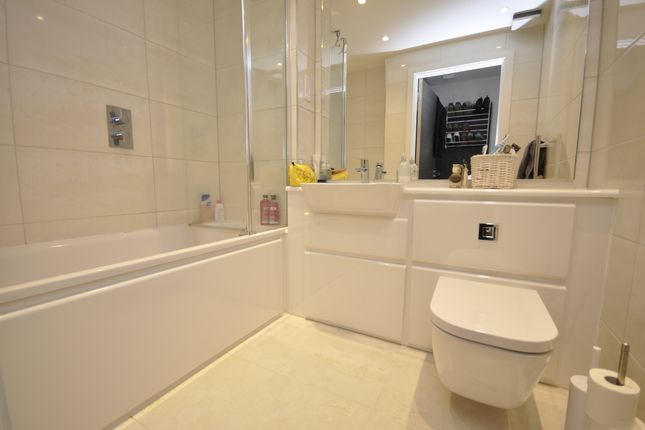 12, Edison House, Godalming photo 3