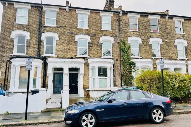 Flat to rent in Scarborough Road, London