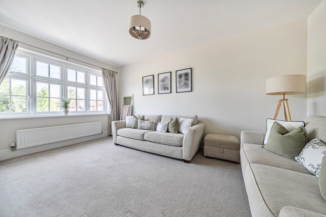 51, Falcon Road, Witlshire photo 4