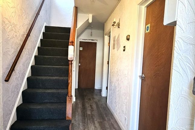 17, Lynegrove Avenue, Ashford photo 2