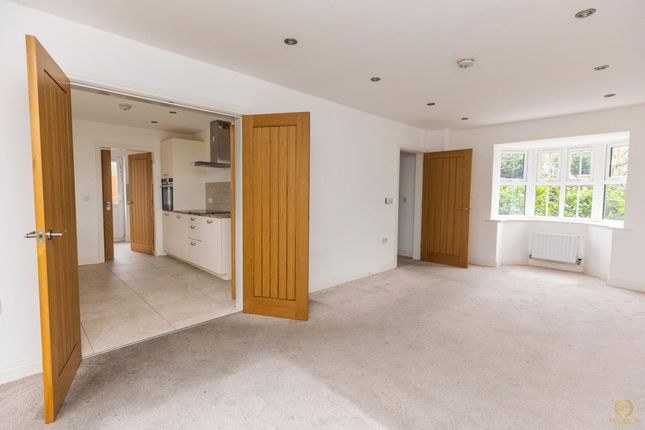 2 Newton Drive, Accrington photo 4