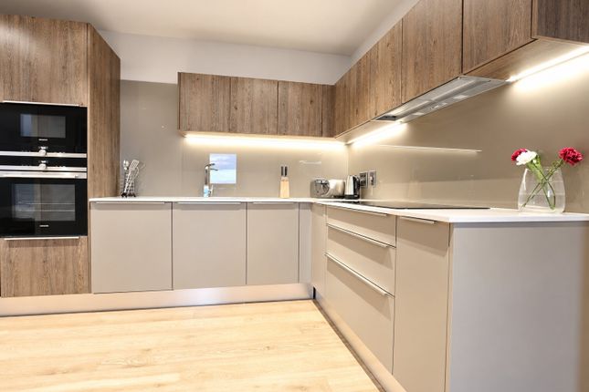 Apartment 163, 43 Brogan House, Battersea photo 3