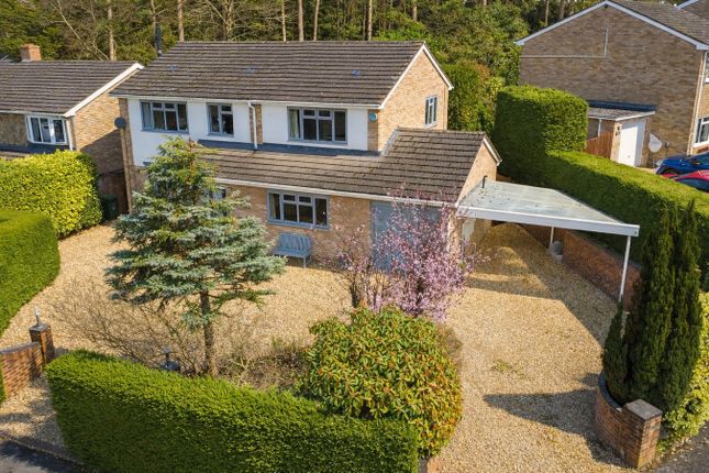 5-bed house on 17, Fern Close, FRIMLEY, £850,000