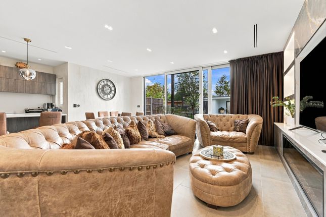 5, Barton Road, Greater London photo 4