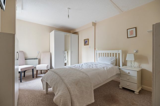 Flat Flat 1, Guardian Court, Suspension Bridge Road, Clifton Village, Bristol photo 4