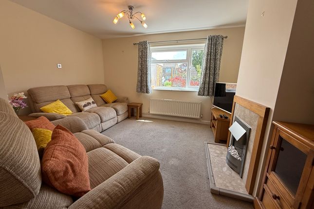 60, Hampden Road, Aylesbury photo 3