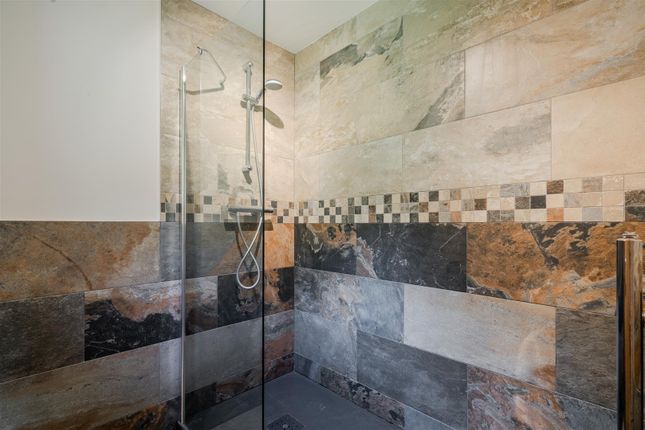 Ds Shower Room.Jpg