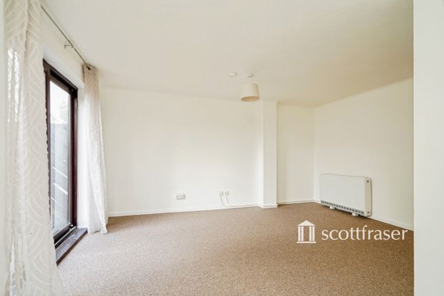 11, Cullerne Close, Cullerne Close photo 4