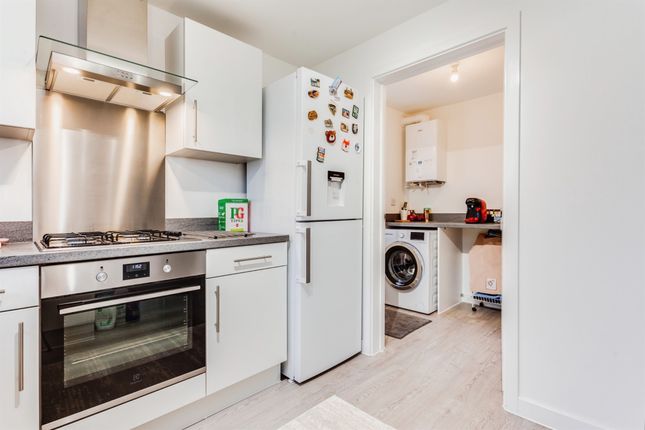 14, Sintering Crescent, Wakefield photo 4