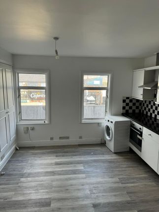 Thumbnail Studio to rent in Lakedale Road, London
