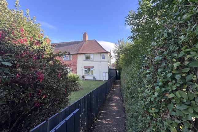 3-bed semi-detached on 255, Minver Crescent, Nottinghamshire, £175,000
