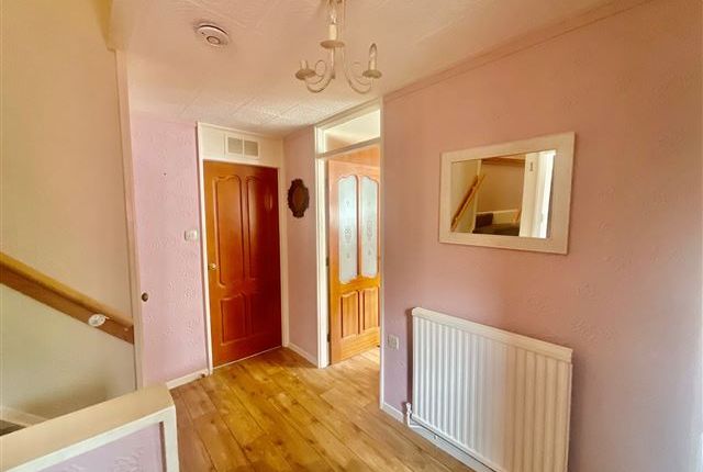 25, Badger Drive, Sheffield photo 2