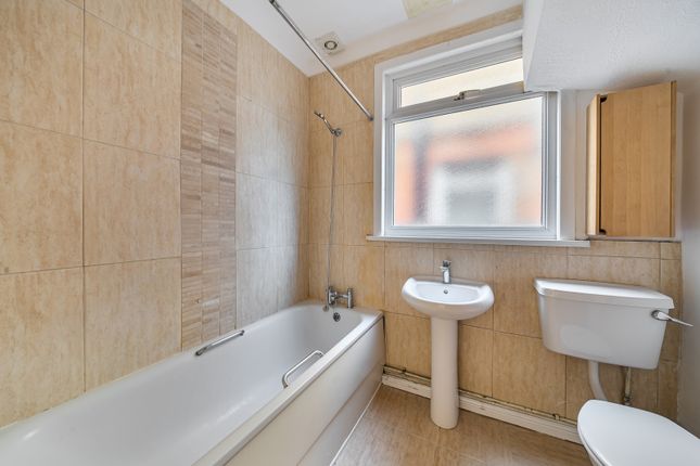 11, Marsh Road, Pinner photo 4