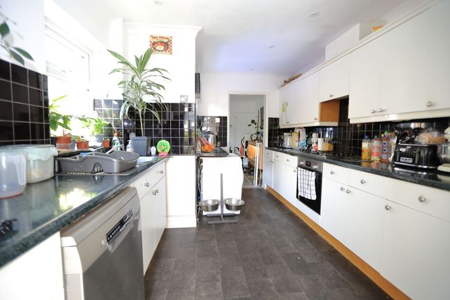22 St Johns Road, Faversham photo 4