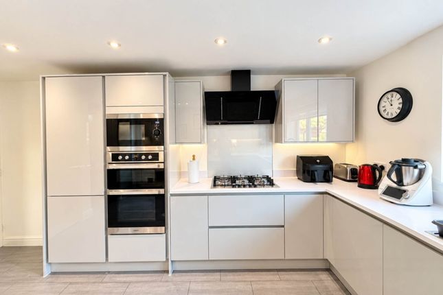 Careys Way, Weston-super-Mare photo 4