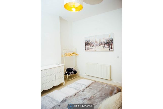 Flat to rent in Splott Rd, Cardiff