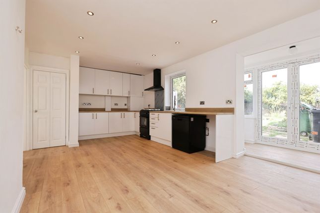8, Gauden Road, Stourbridge photo 3
