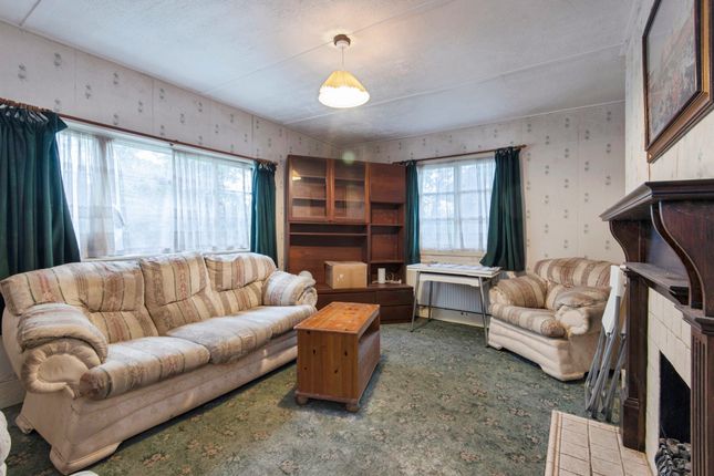 30, Barrington Road, Royston photo 3