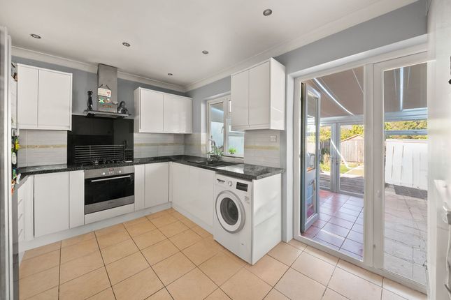 31, Castle Road, Northolt photo 2