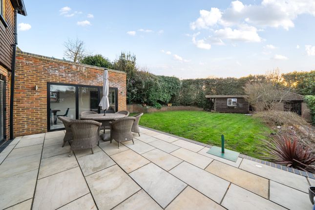 36, Row Hill, Addlestone photo 3