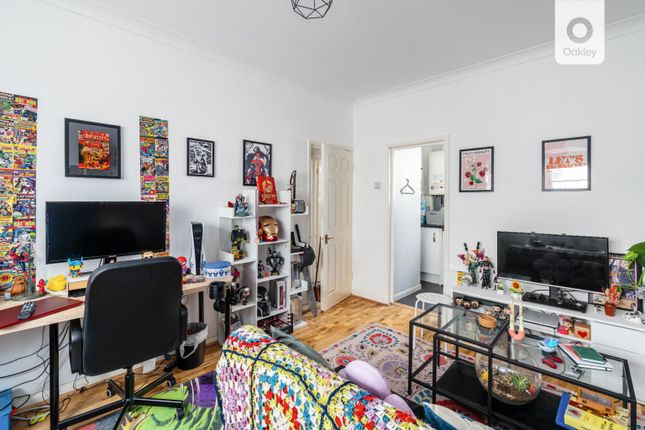 Flat for sale in Chain Pier House, Marine Parade, Brighton