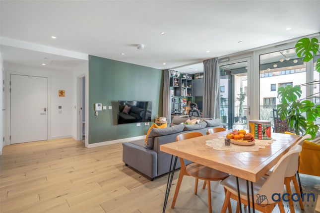 17, Everly House, 52 Capitol Way photo 2